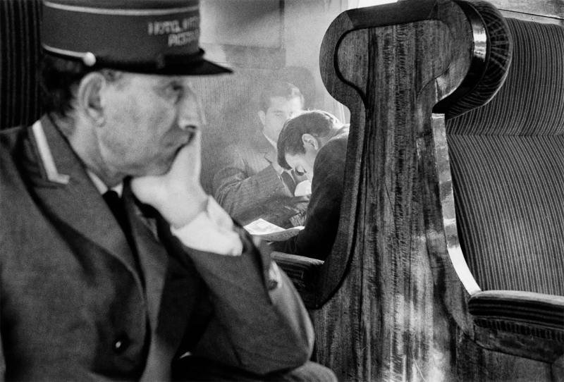 13-Neal_Slavin_train_conductor_Portugal-min