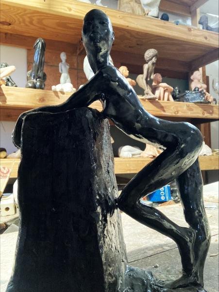 black-nude-sculpture-artist-studio-min